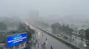 Sương mù và mưa nhỏ bao phủ miền Bắc sáng 26/03/2026: tầm nhìn giảm mạnh